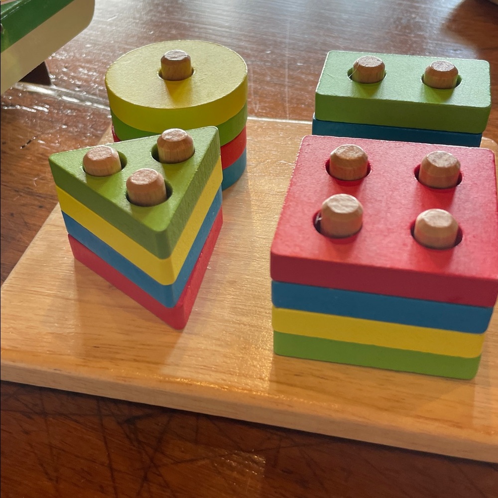 Wooden Toy Colorful Geometric Shapes Sorter - Picture 4 of 5